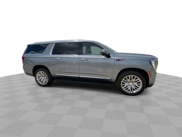 Used 2025 GMC Yukon XL Denali AWD/4WD image 3