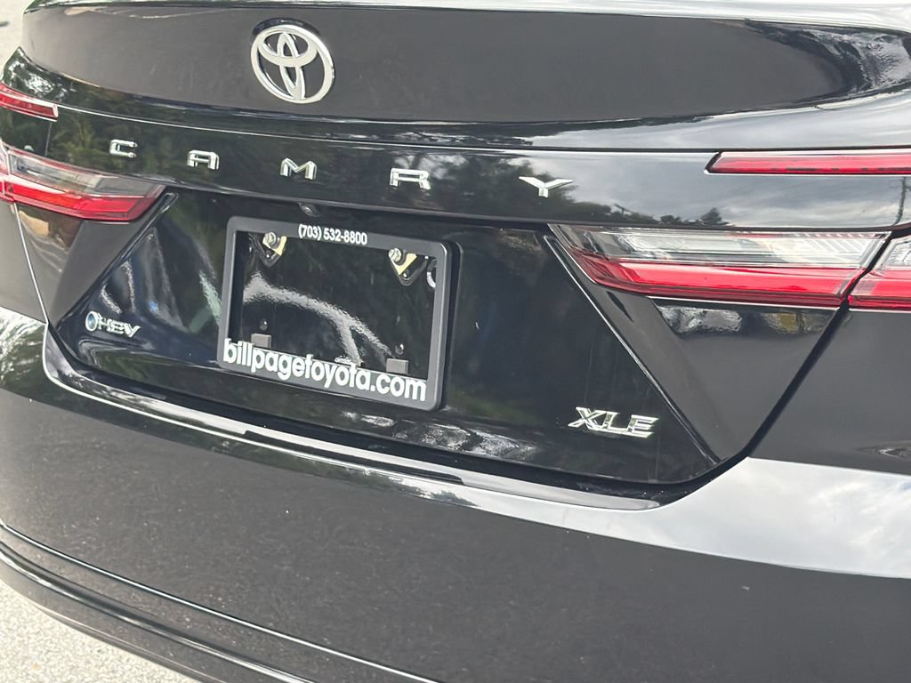 Used 2025 Toyota Camry XLE FWD image 5