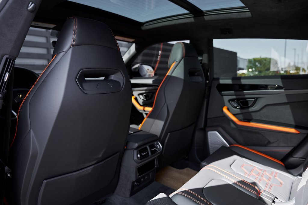 Used 2025 Lamborghini Urus SE image 41