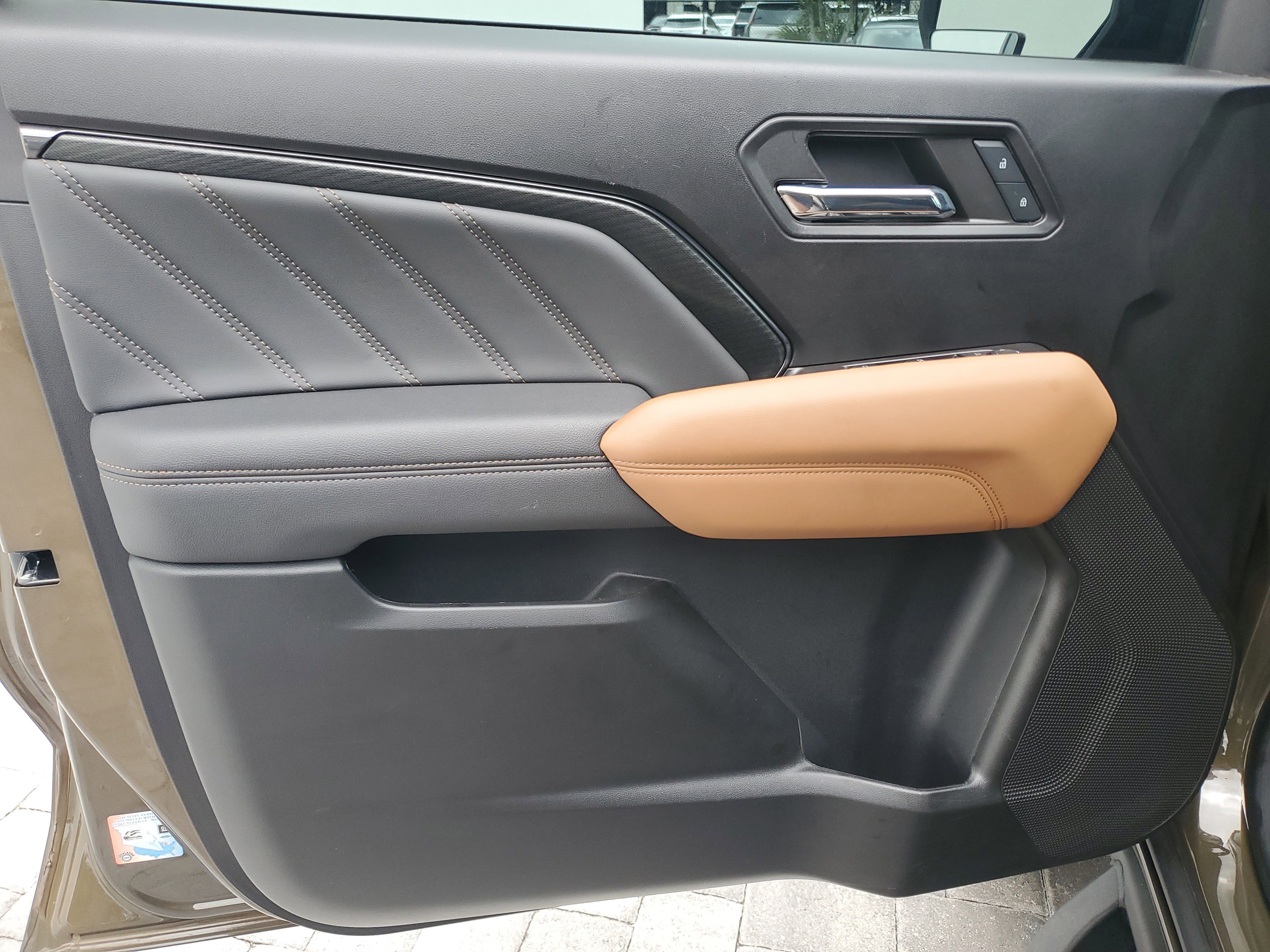 Used 2024 GMC Canyon AT4 w/ LPO, Off Road Lift Package image 17