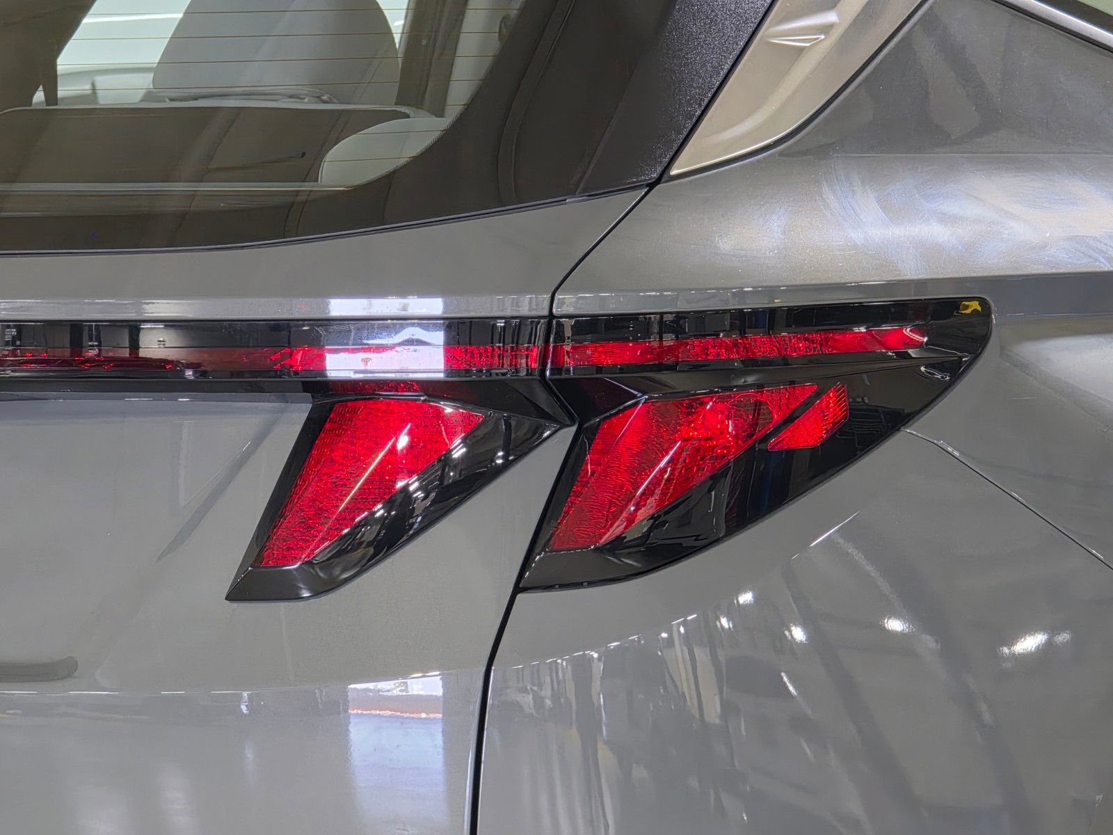 Certified 2025 Hyundai Tucson SE FWD image 12