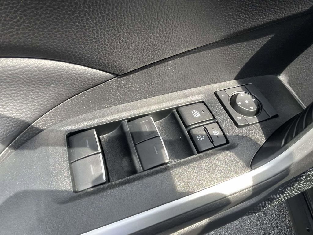 Used 2025 Toyota RAV4 XLE w/ Convenience Package FWD image 16