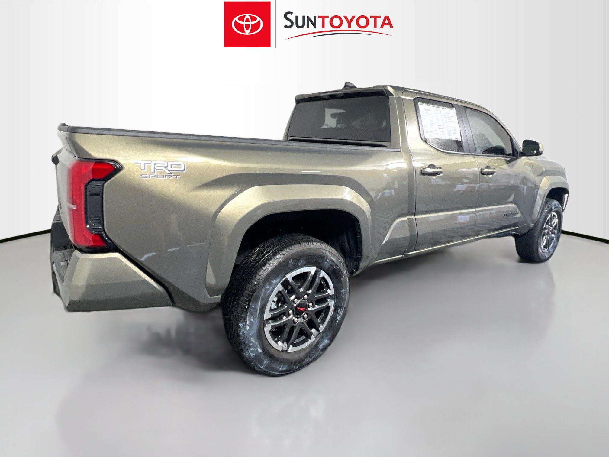 Used 2025 Toyota Tacoma TRD Sport AWD/4WD image 4