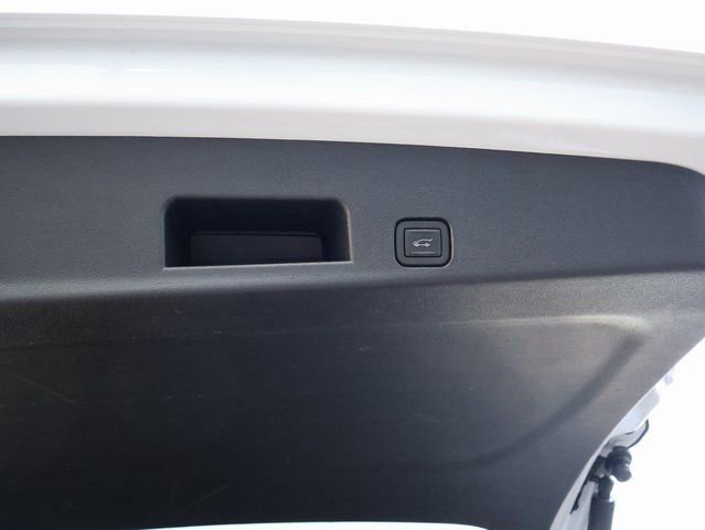 Used 2025 GMC Acadia Elevation image 22