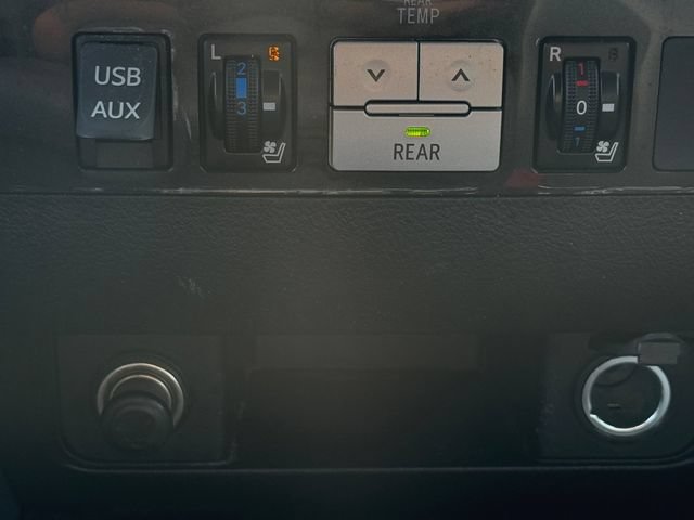 Used 2014 Toyota Sequoia Platinum RWD image 6