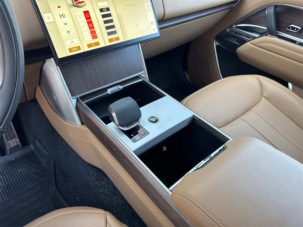 New 2025 Land Rover Range Rover SE image 25