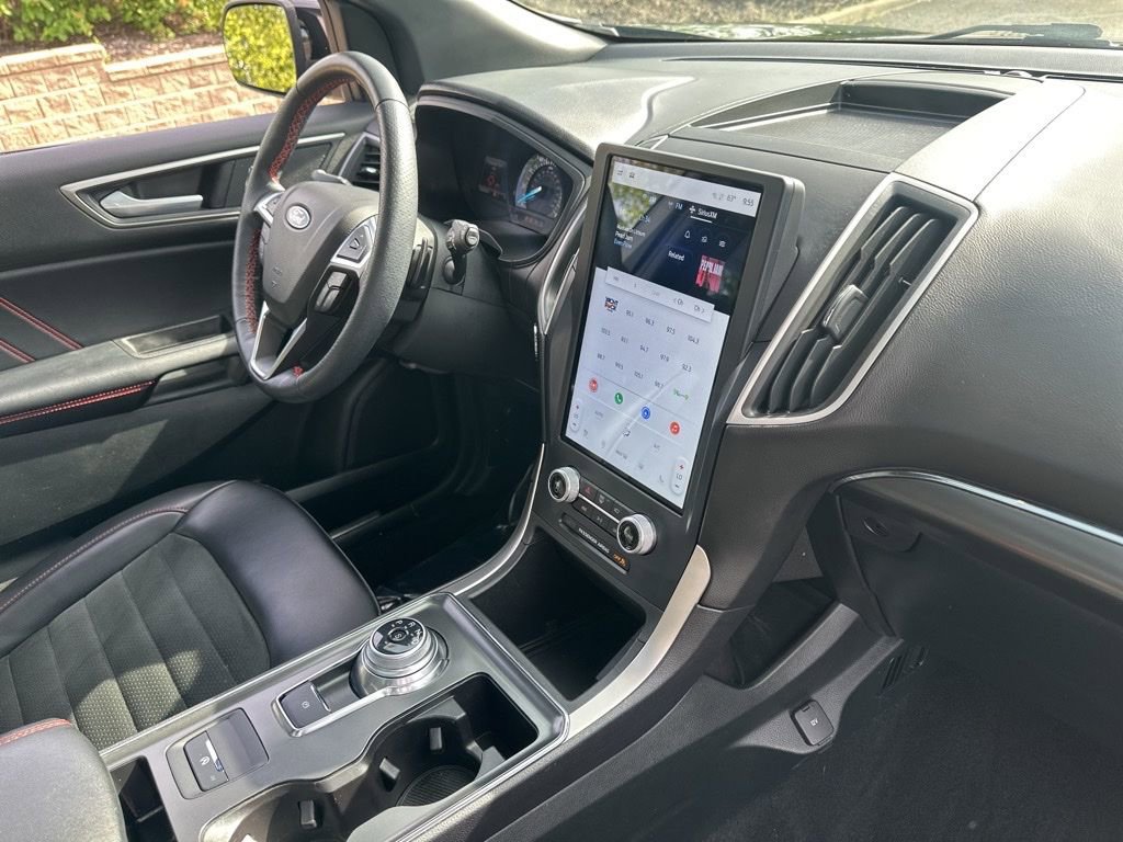 Used 2023 Ford Edge ST-Line w/ Class II Trailer Tow Package AWD/4WD image 24