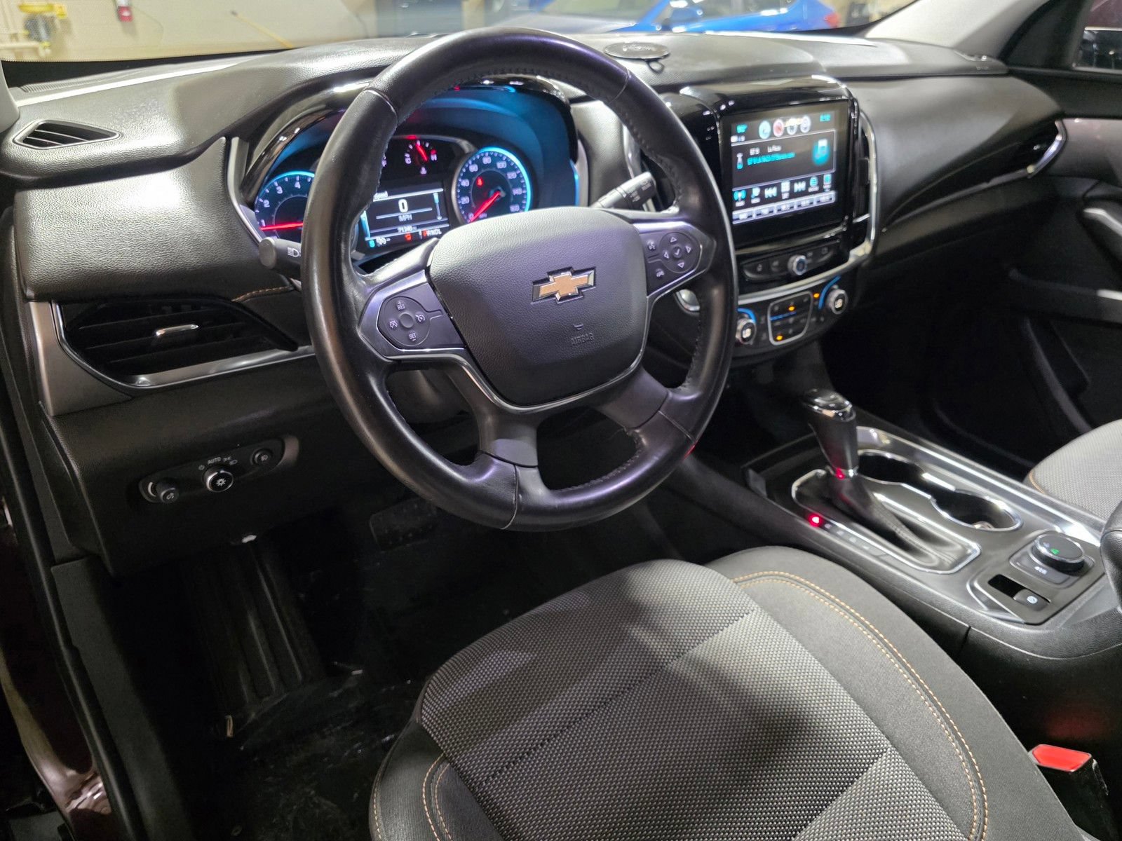 Used 2018 Chevrolet Traverse LT FWD image 25