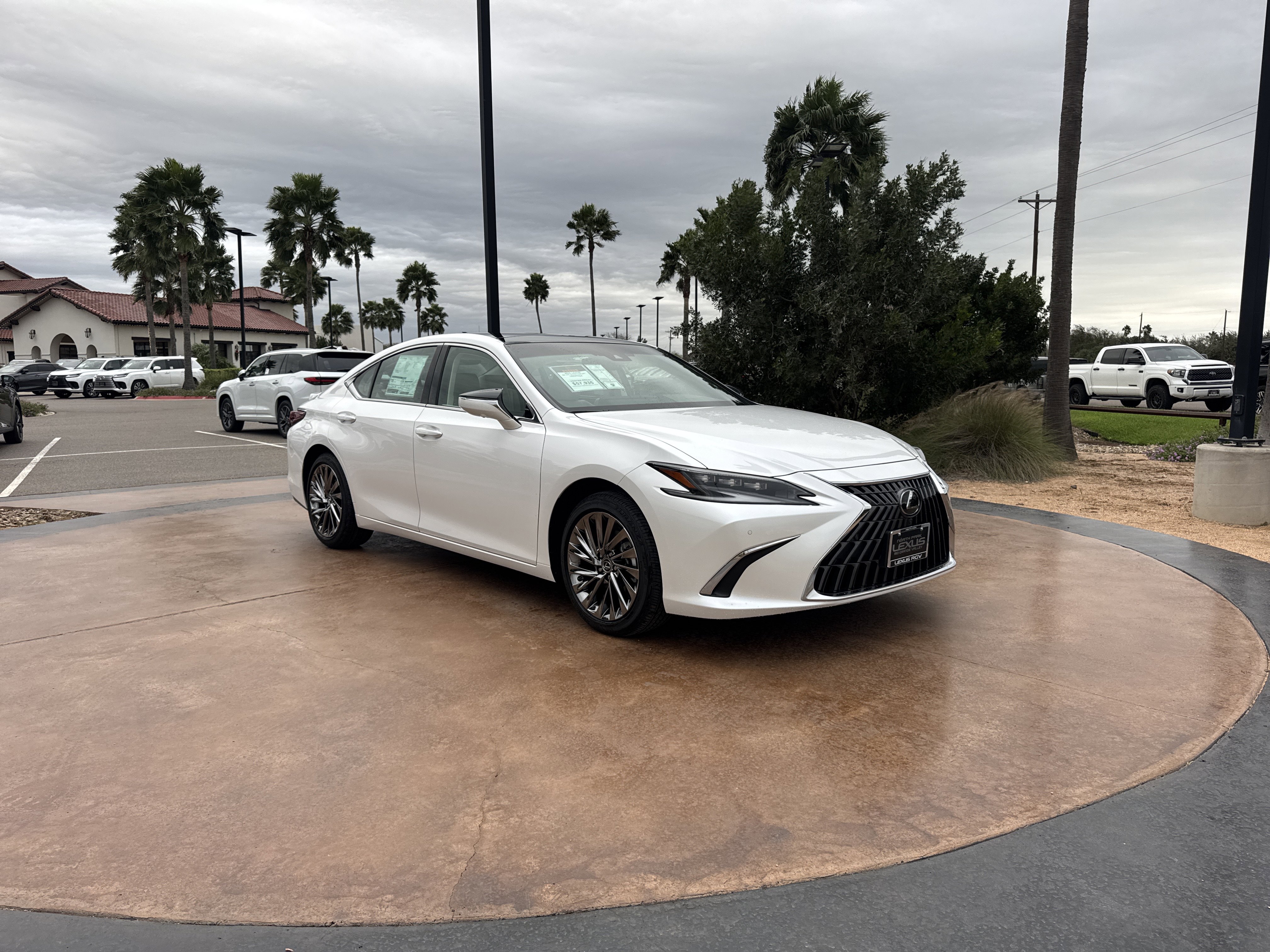 New 2025 Lexus ES 350 Ultra Luxury