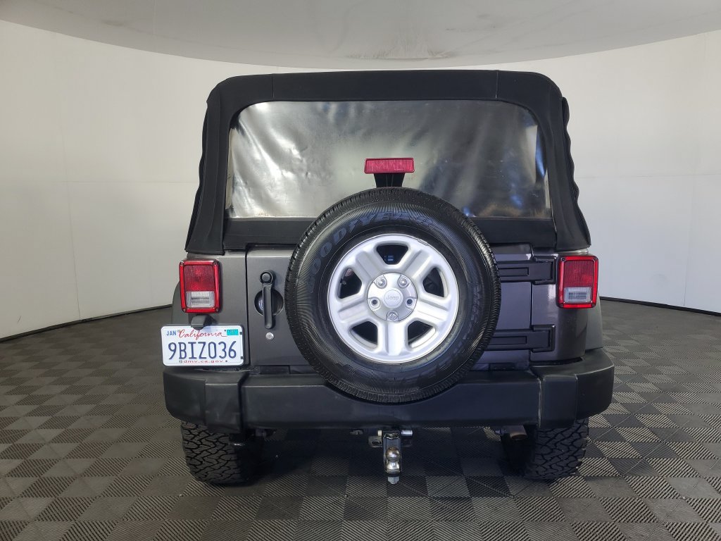 Used 2018 Jeep Wrangler Unlimited Sport w/ Connectivity Group AWD/4WD image 5