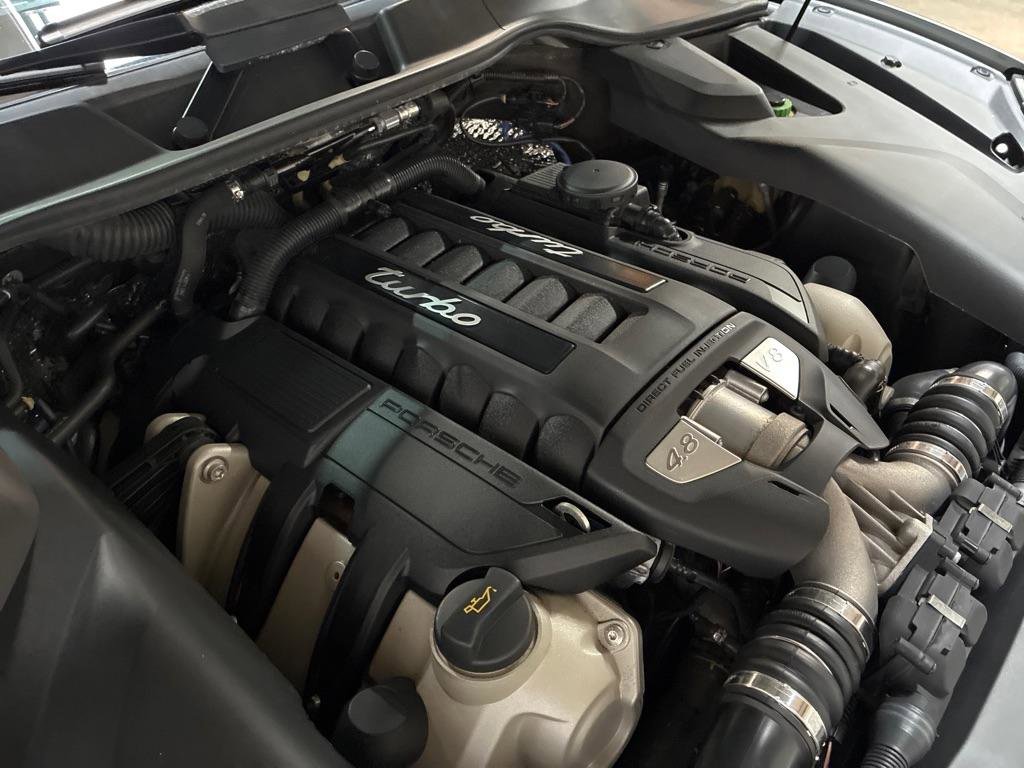 Used 2016 Porsche Cayenne Turbo image 43