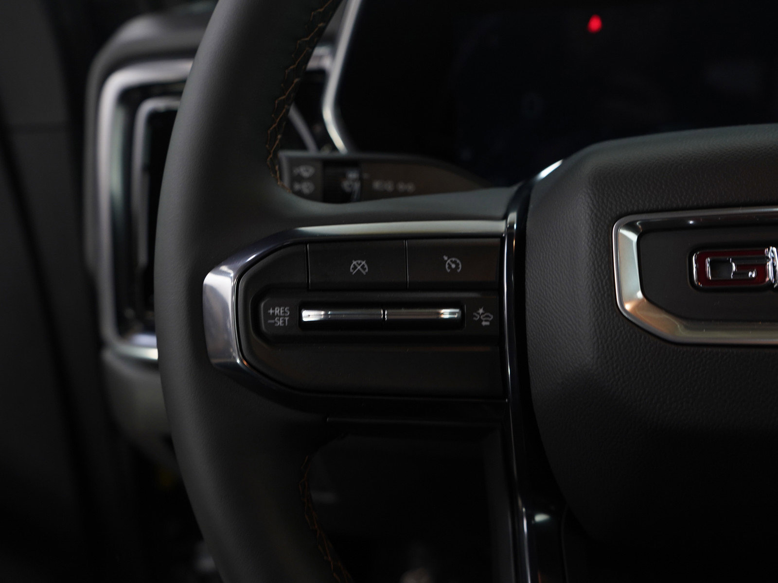 Used 2026 GMC Canyon AT4 w/ Technology Plus Package image 17