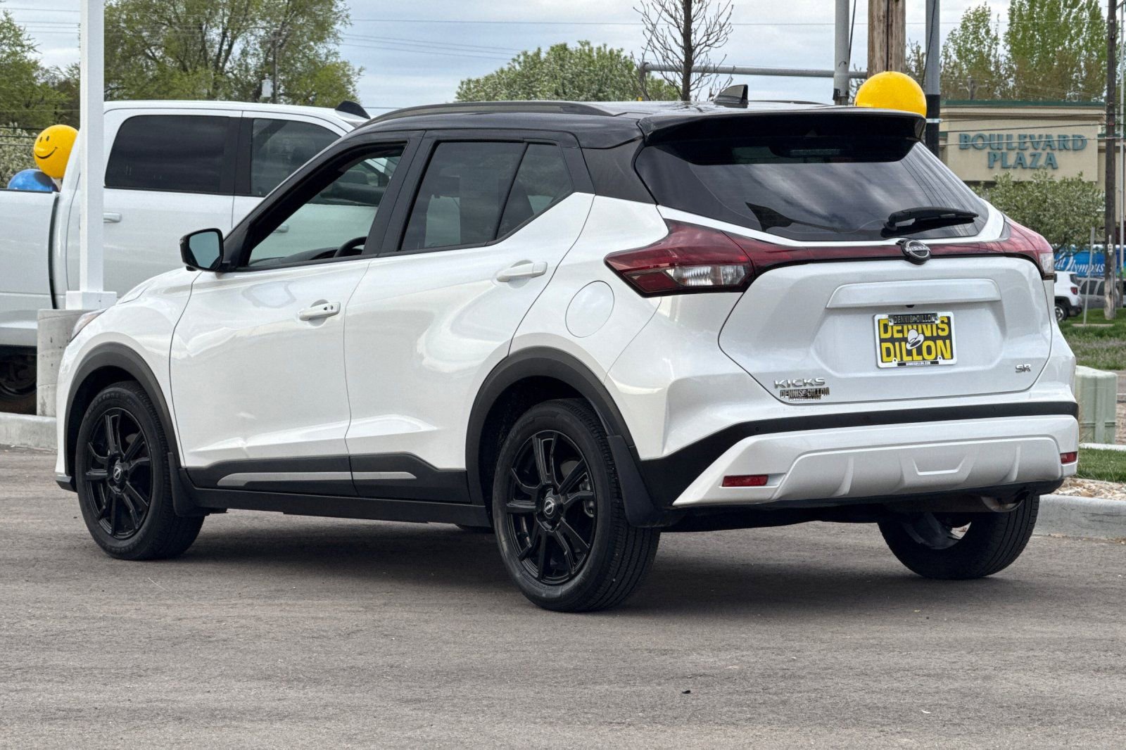 Used 2024 Nissan Kicks SR image 6