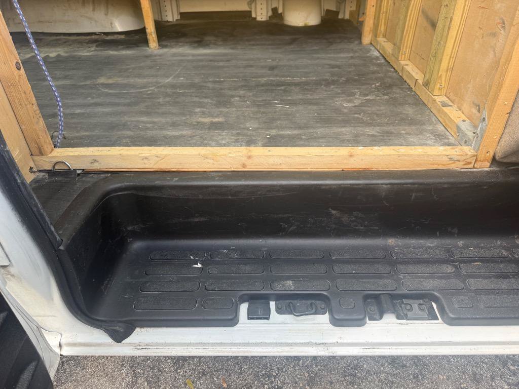 Used 2016 Chevrolet Express 2500 RWD image 22