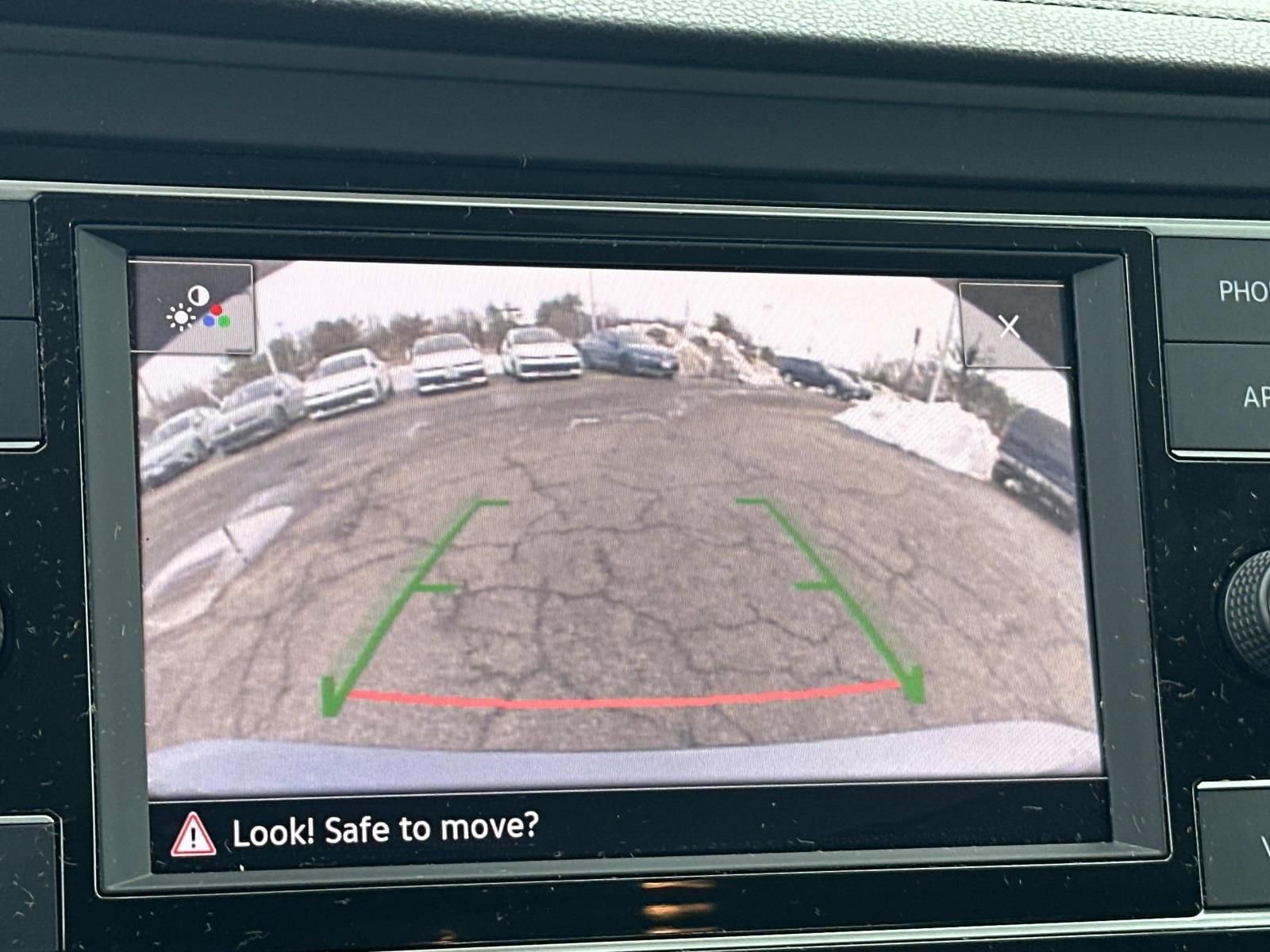 Certified 2024 Volkswagen Jetta SE w/ Panoramic Sunroof Package image 17