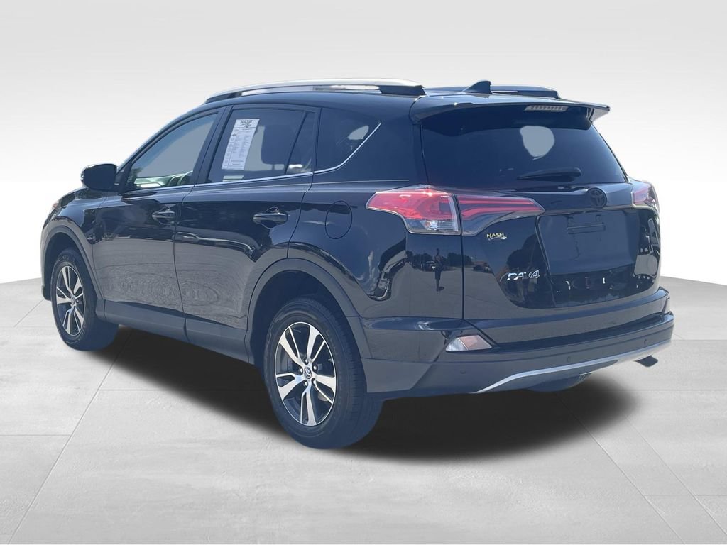 Used 2018 Toyota RAV4 XLE FWD image 5
