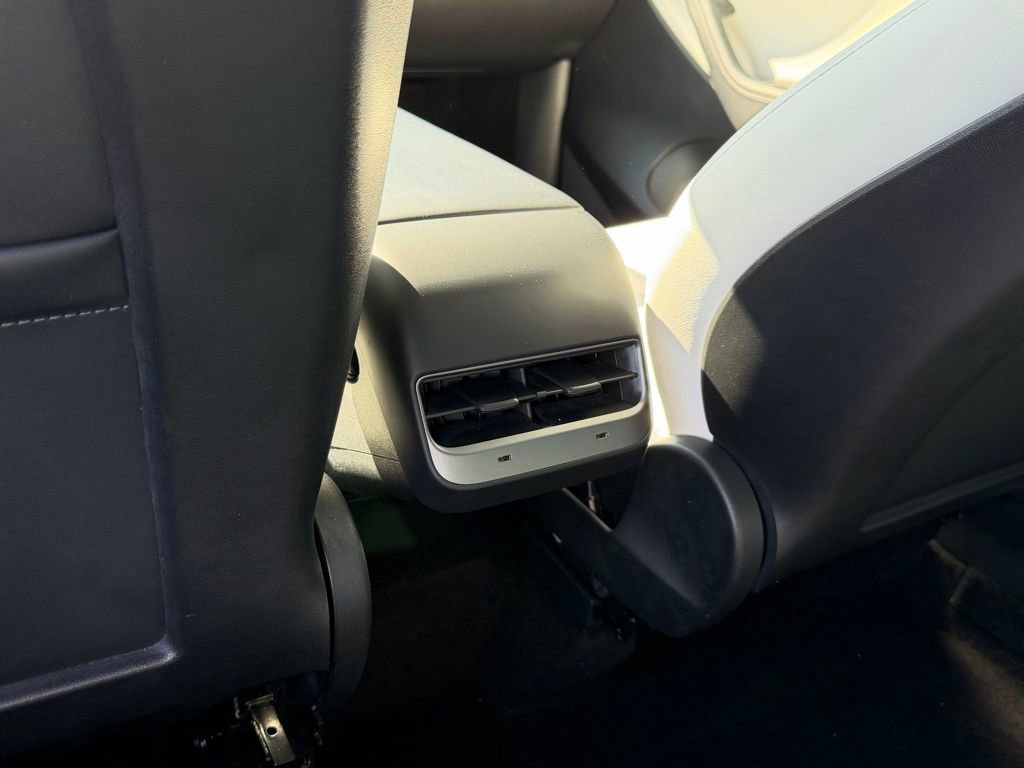 Used 2021 Tesla Model Y Performance image 22