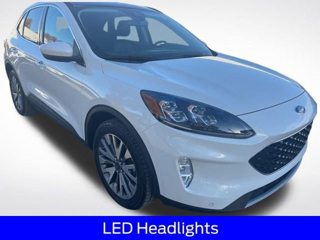 Certified 2022 Ford Escape Titanium w/ Class II Trailer Tow Package image 9