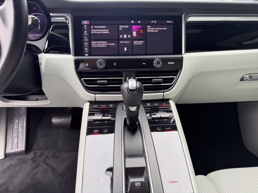 Certified 2023 Porsche Macan S AWD/4WD image 23