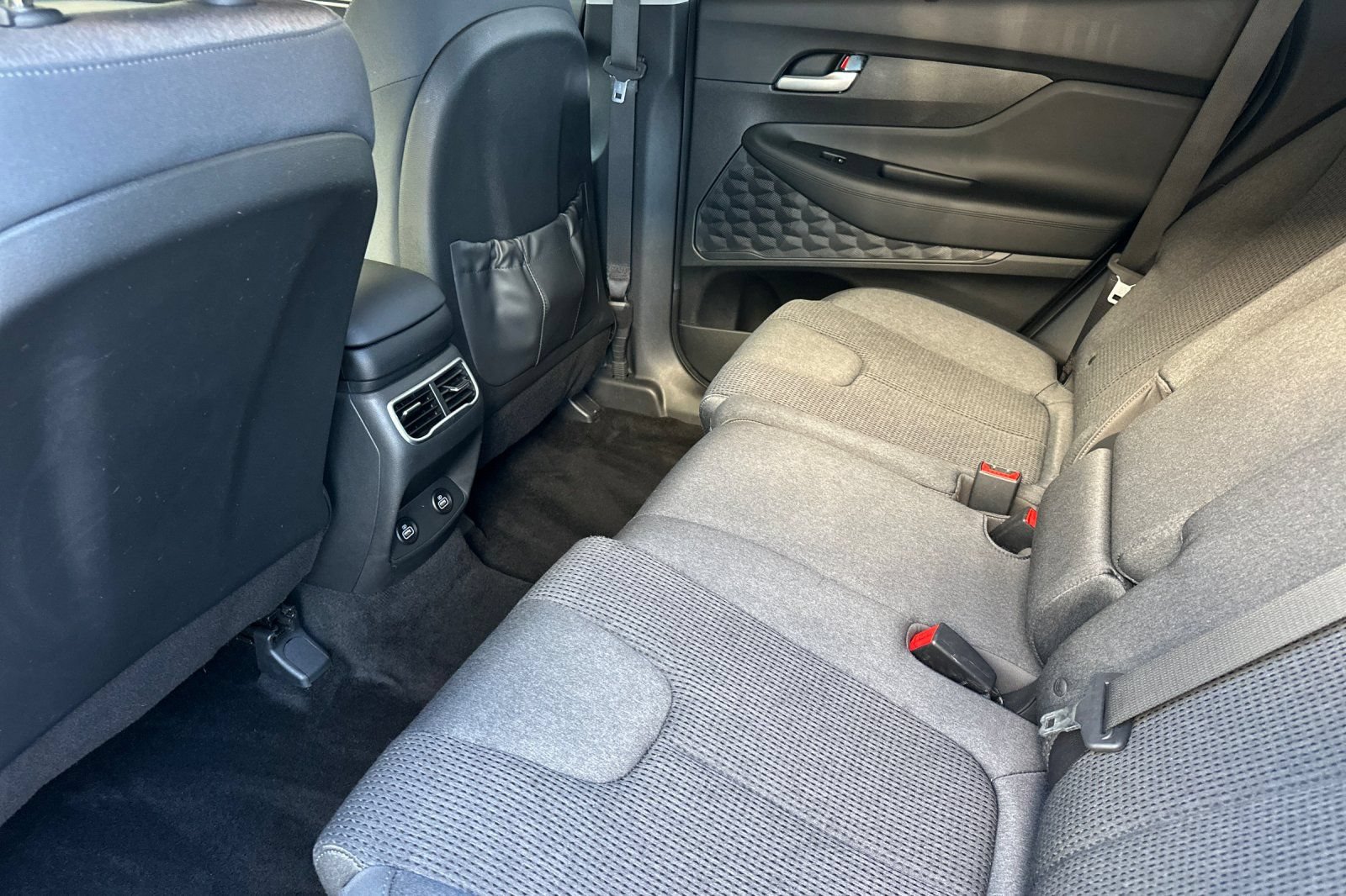 Used 2021 Hyundai Santa Fe SEL w/ Convenience Package AWD/4WD image 13