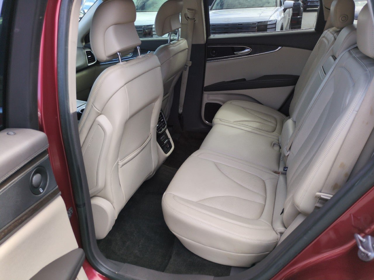Used 2016 Lincoln MKX Select w/ Select Plus Package AWD/4WD image 24