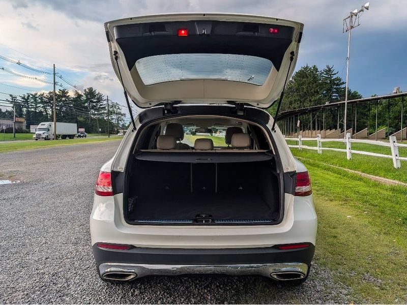Used 2018 Mercedes-Benz GLC 300 4MATIC image 7