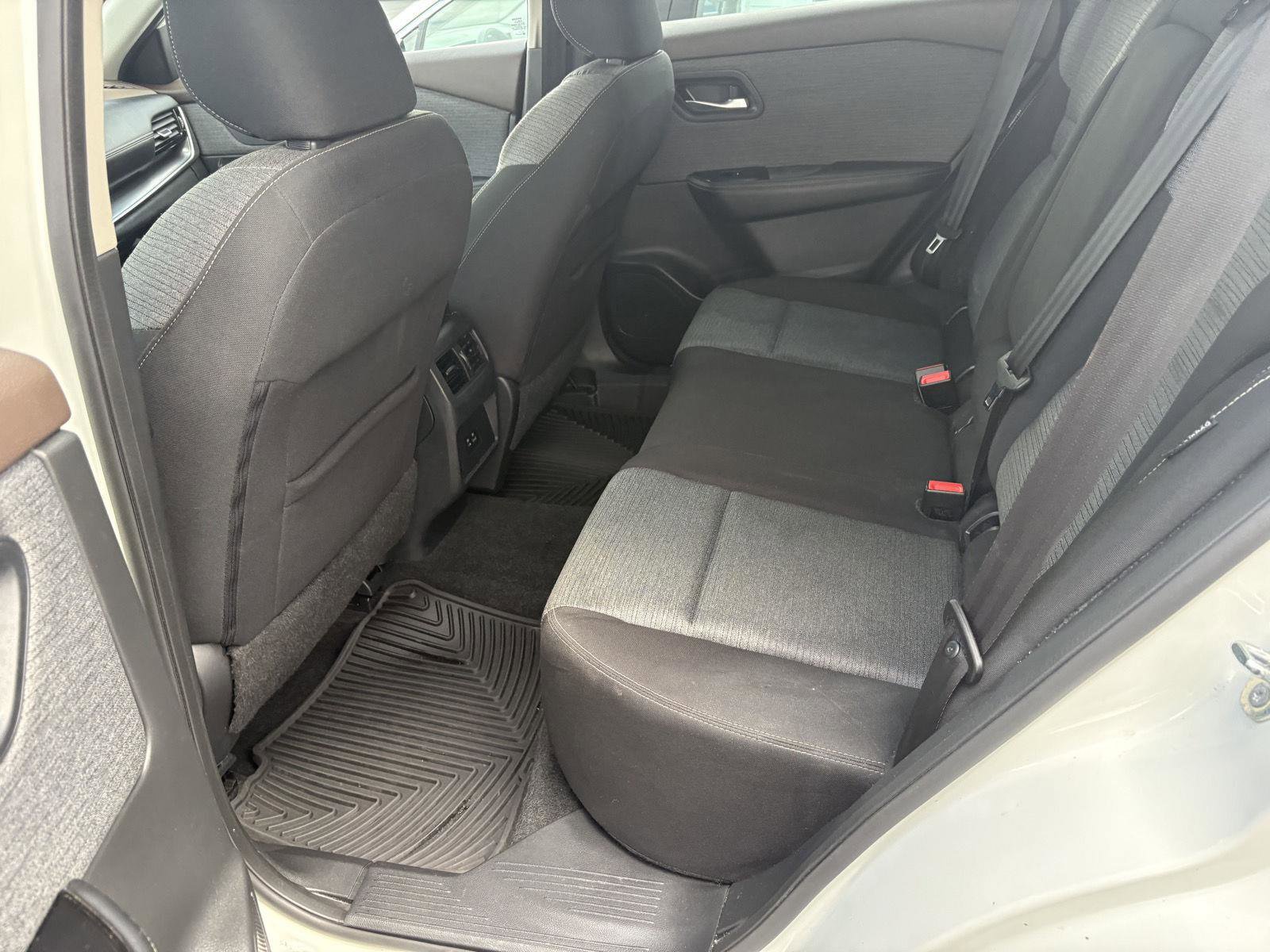 Used 2022 Nissan Rogue SV AWD/4WD image 13