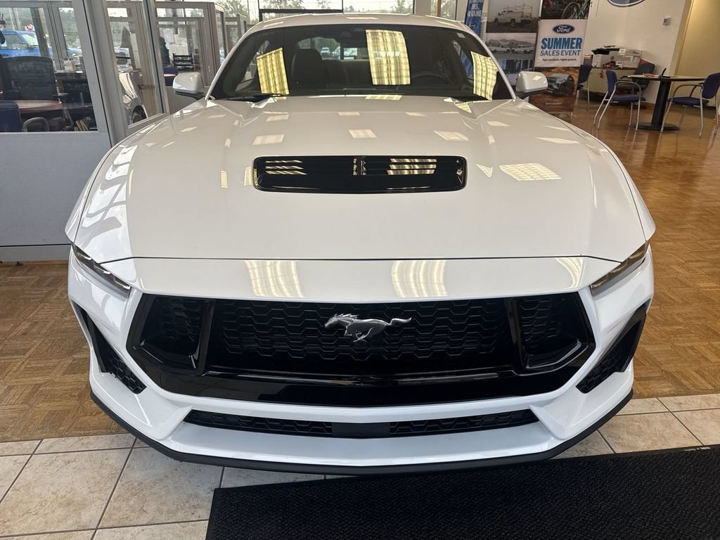 Used 2024 Ford Mustang GT RWD image 2