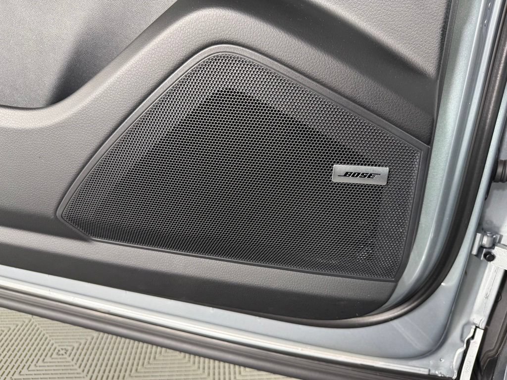 Certified 2025 Porsche Cayenne AWD/4WD image 21