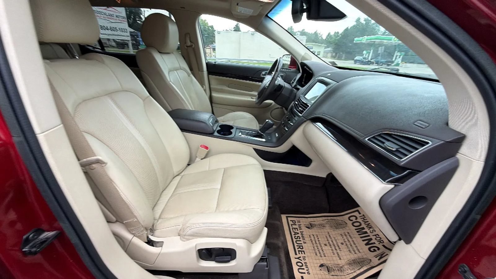 Used 2019 Lincoln MKT AWD image 65