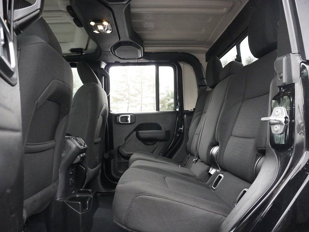 Used 2022 Jeep Gladiator Sport image 31