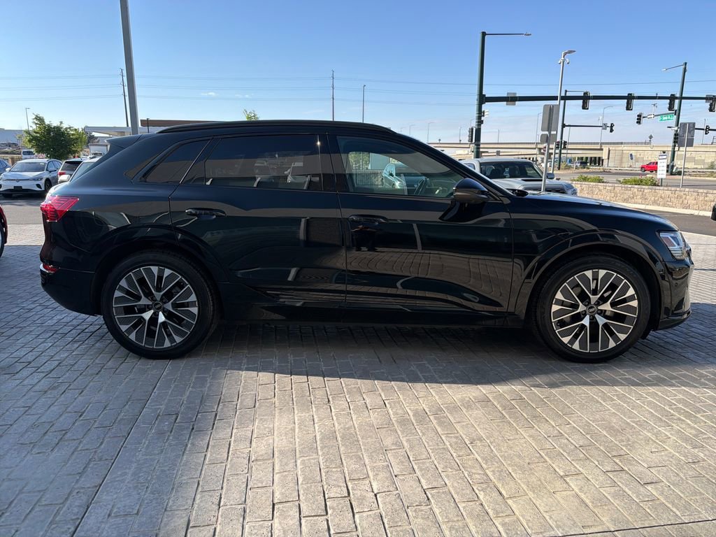 Used 2024 Audi Q8 e-tron Premium Plus AWD/4WD image 6