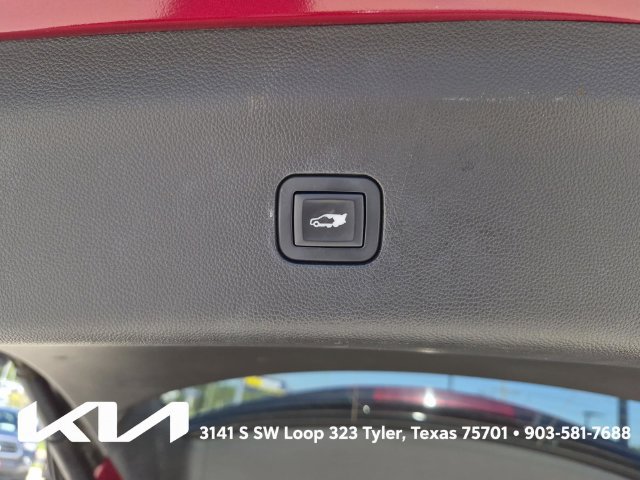 Used 2018 Buick Enclave Essence FWD image 9