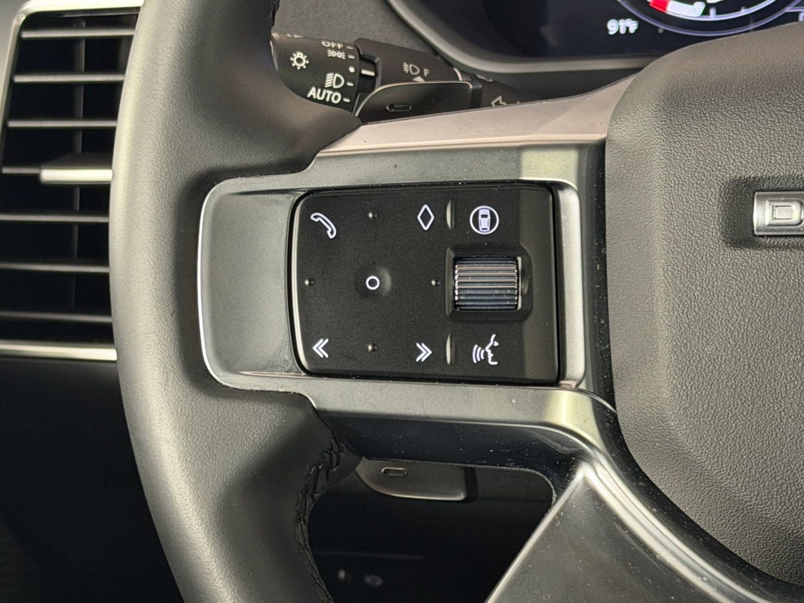 Used 2026 Land Rover Discovery S AWD/4WD image 13