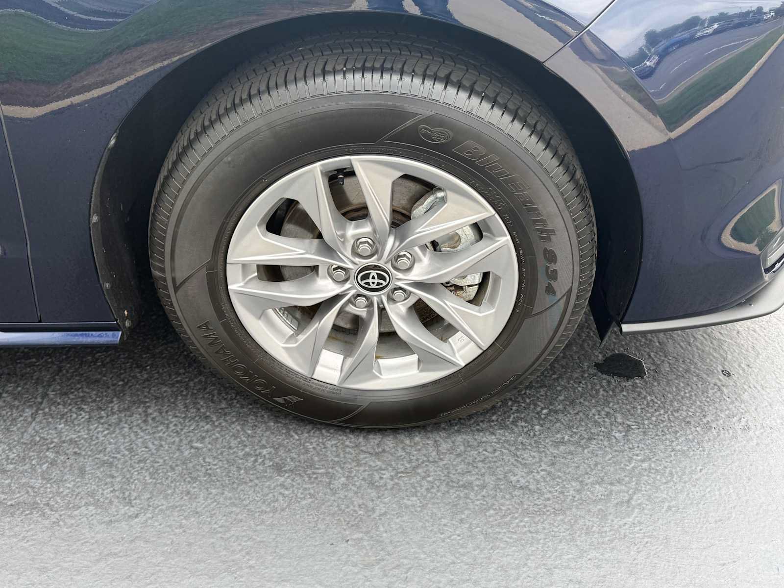 Certified 2026 Toyota Sienna LE AWD/4WD image 7
