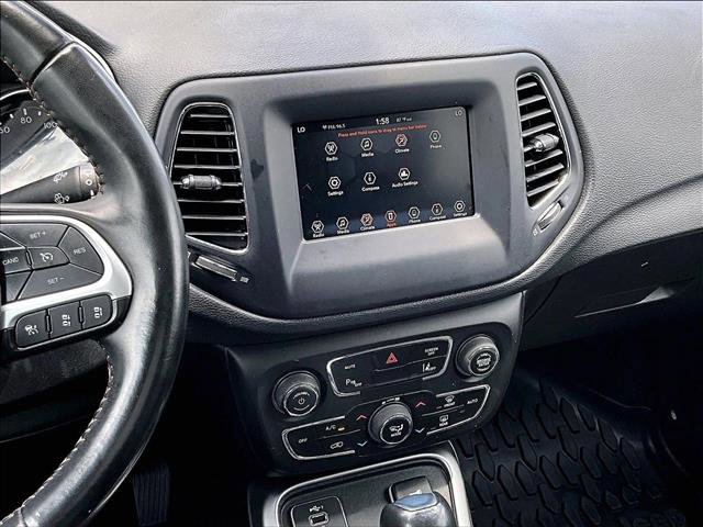 Used 2020 Jeep Compass Latitude FWD image 8