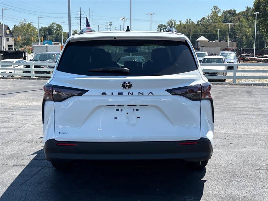 New 2026 Toyota Sienna LE FWD image 28