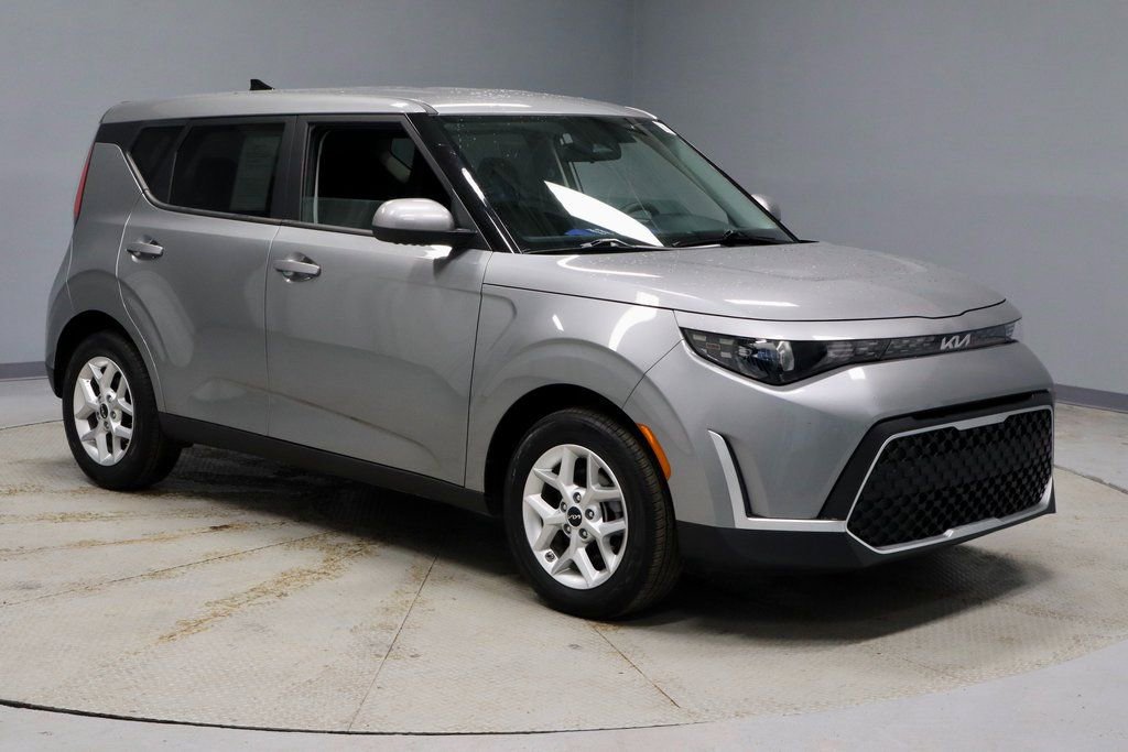 Used 2025 Kia Soul LX w/ LX Technology Package