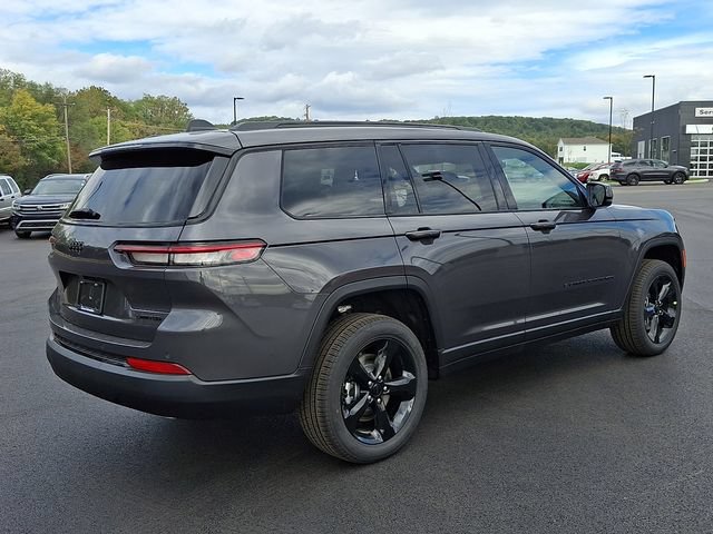 New 2025 Jeep Grand Cherokee L Limited w/ Black Appearance Package AWD/4WD image 10