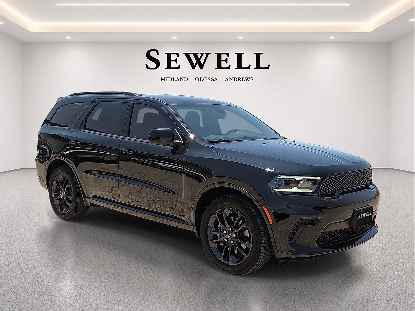 Used 2024 Dodge Durango SXT w/ SXT Blacktop Group RWD image 6