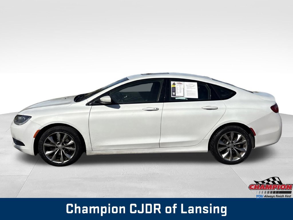 Used 2015 Chrysler 200 S FWD image 4