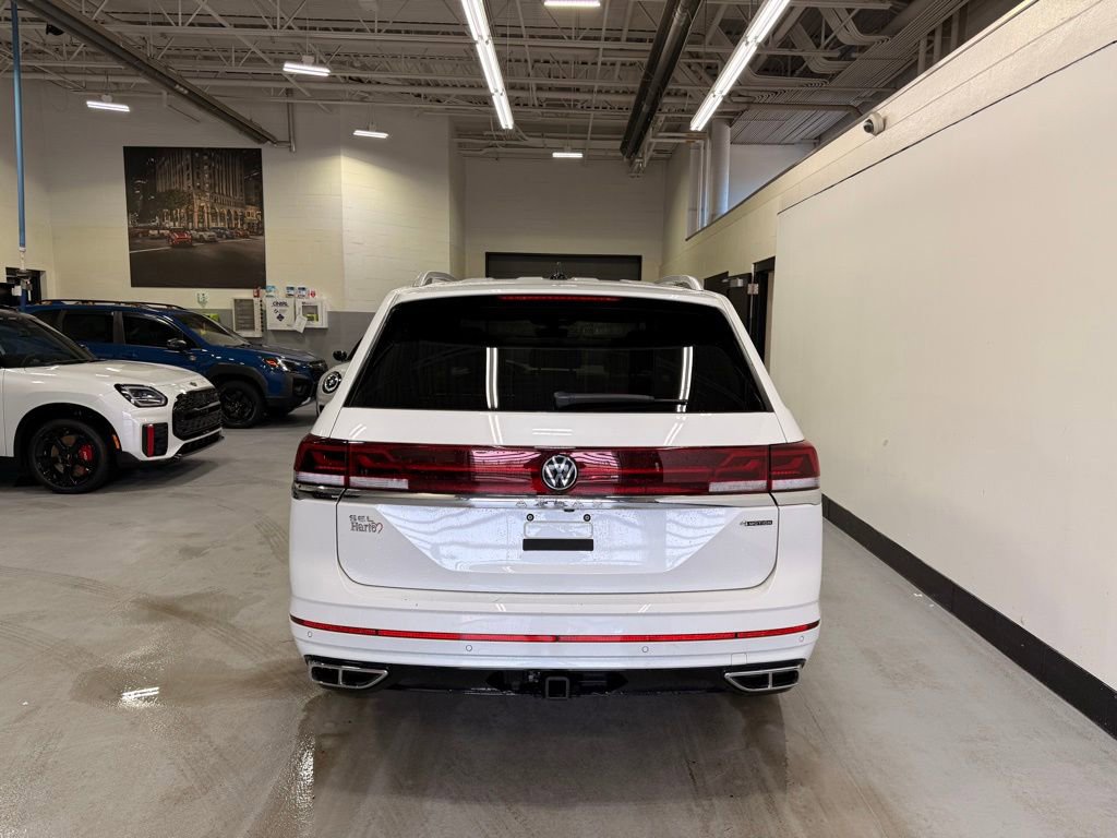 Used 2024 Volkswagen Atlas SEL Premium R-Line AWD/4WD image 4
