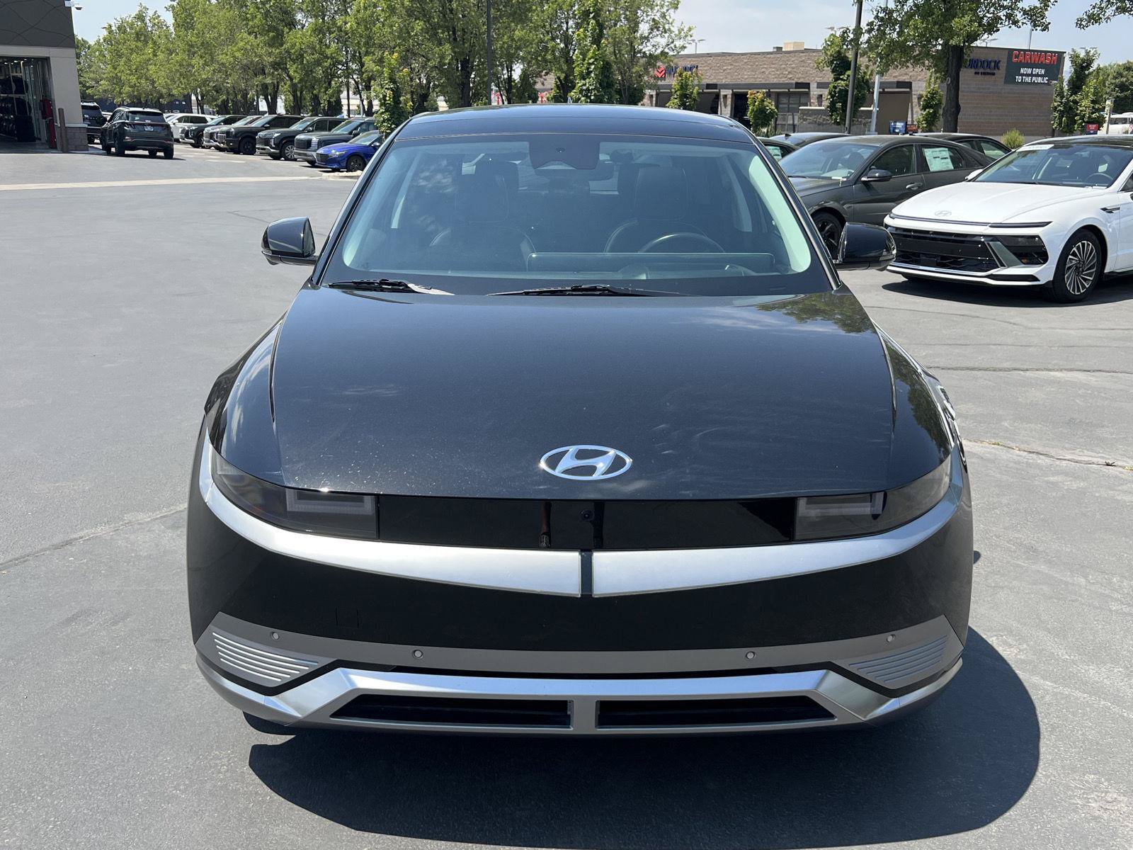 Used 2022 Hyundai Ioniq 5 Limited AWD/4WD image 3