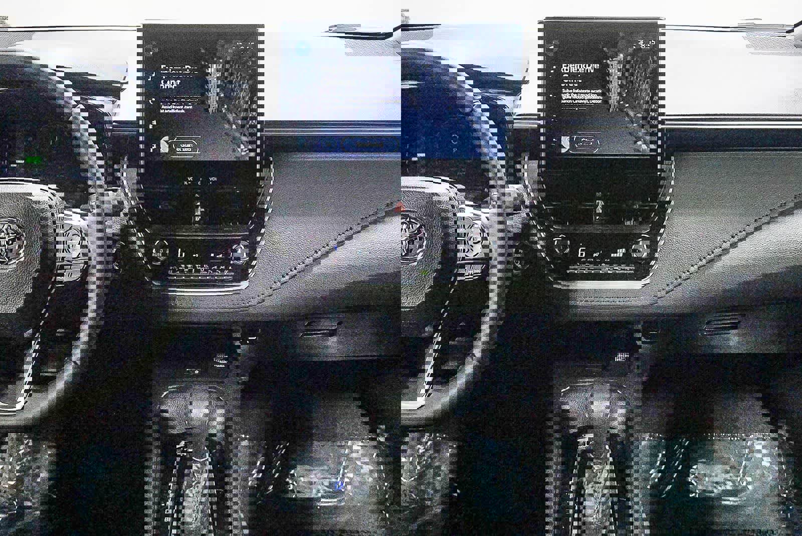 Certified 2025 Toyota Corolla SE w/ SE Premium Package FWD image 16