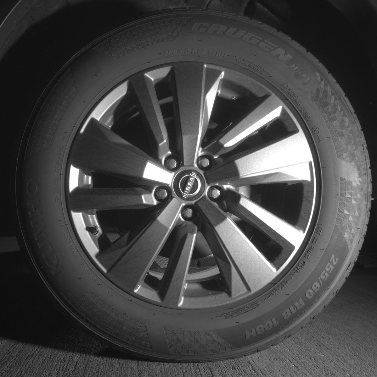 Used 2025 Nissan Pathfinder SV AWD/4WD image 14
