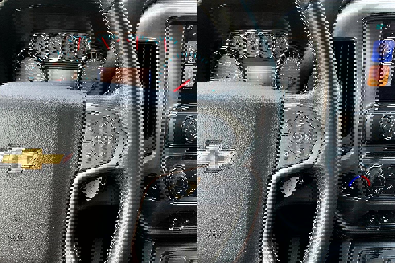 Used 2017 Chevrolet Silverado 1500 LTZ Z71 w/ LTZ Plus Package image 12