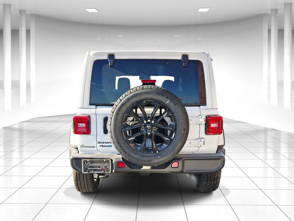 Used 2025 Jeep Wrangler Unlimited Sahara image 4
