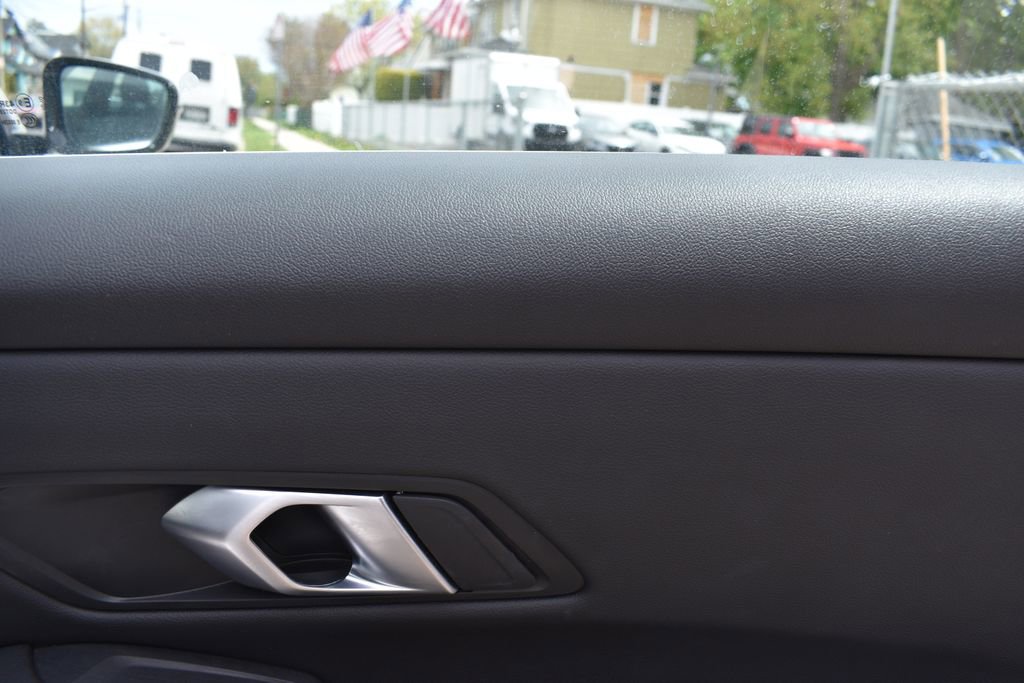 Used 2024 BMW 330e RWD image 27