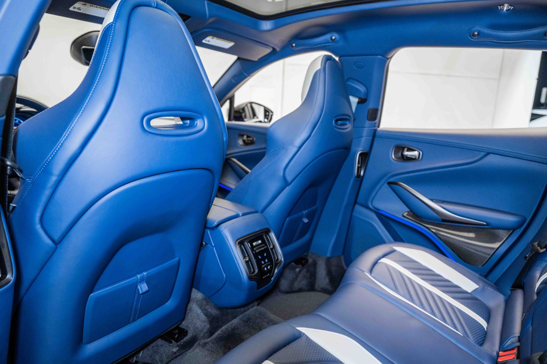 Used 2024 Aston Martin DBX 707 image 15