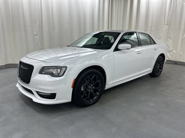 Used 2023 Chrysler 300 Touring L w/ Popular Equipment Group AWD/4WD image 2